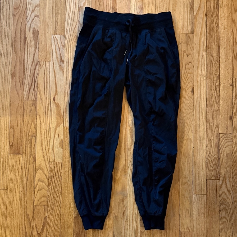 Lululemon sz 8 Black Dance pants Jogger great pre owned condition